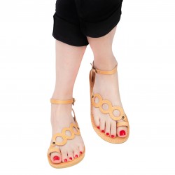 Sandales tongs pour femmes avec cercles faites à la main en cuir de veau couleur nude