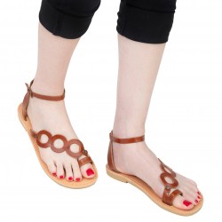 Handgefertigte Damen sandalen mit Kreisen aus braunem Kalbsleder