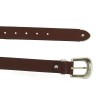 Cinturón de piel marrón oscuro con hebilla y punta de metal grabado