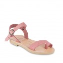 Girl's thong sandals in pink nubuck leather with buckle closure