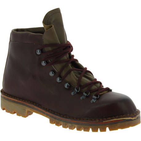 Handmade hiking boots in dark brown vegetable-tanned leather