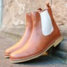 Men tan leather chelsea boot with natural rubber sole