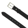 Cinturón de piel negra con hebilla rectangular de metal clásica