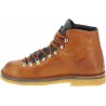 Men's mountain boot in tan leather with crepe sole
