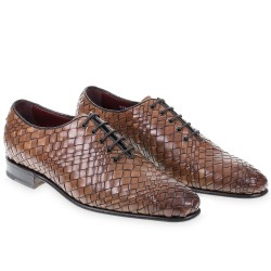 Zapatos Oxford en piel marrón tejida y teñida a mano por Fratelli Borgioli